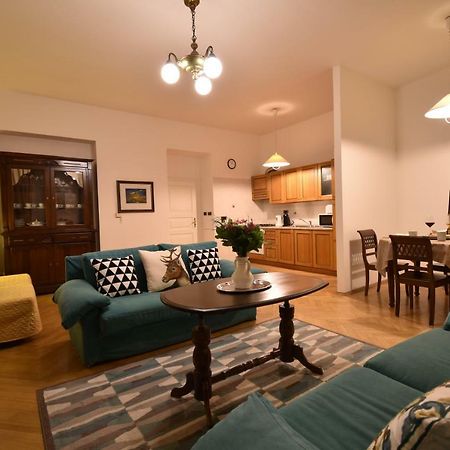 Cozy Flat By The Astronomical Clock Appartement Praag Buitenkant foto