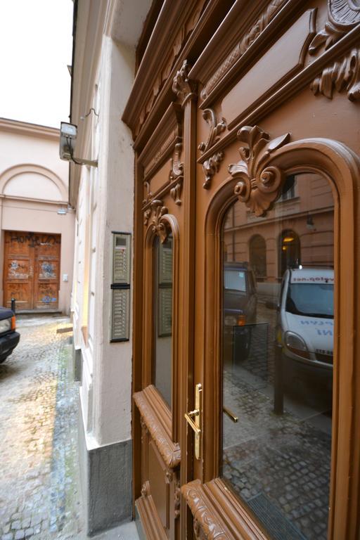 Cozy Flat By The Astronomical Clock Appartement Praag Buitenkant foto
