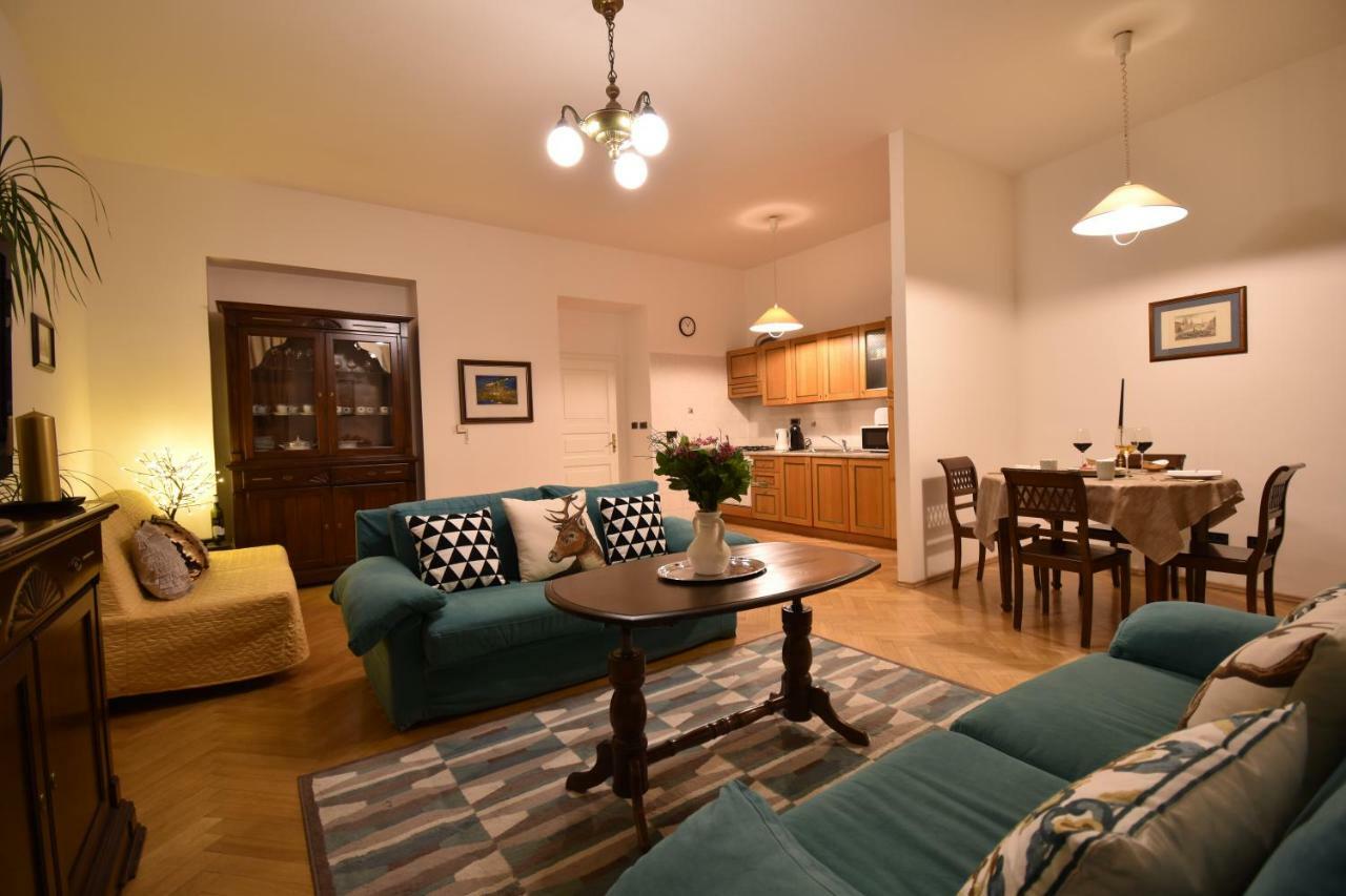 Cozy Flat By The Astronomical Clock Appartement Praag Buitenkant foto