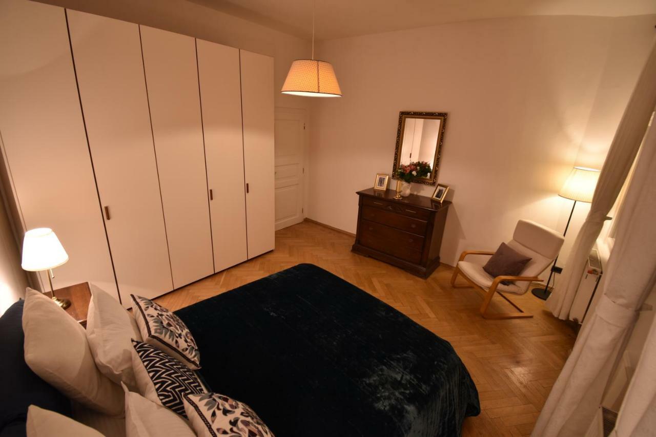 Cozy Flat By The Astronomical Clock Appartement Praag Buitenkant foto